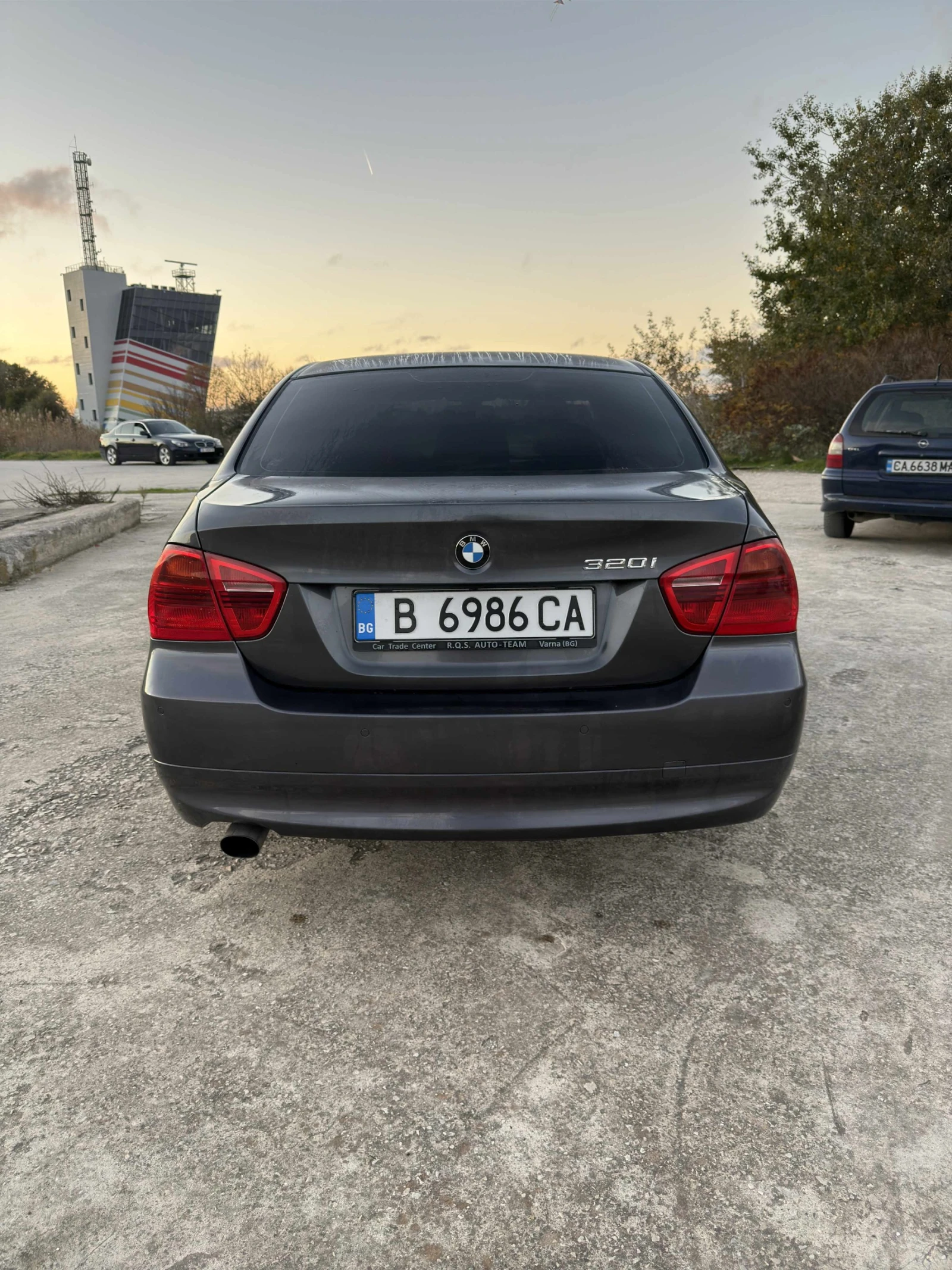 BMW 320  - изображение 5