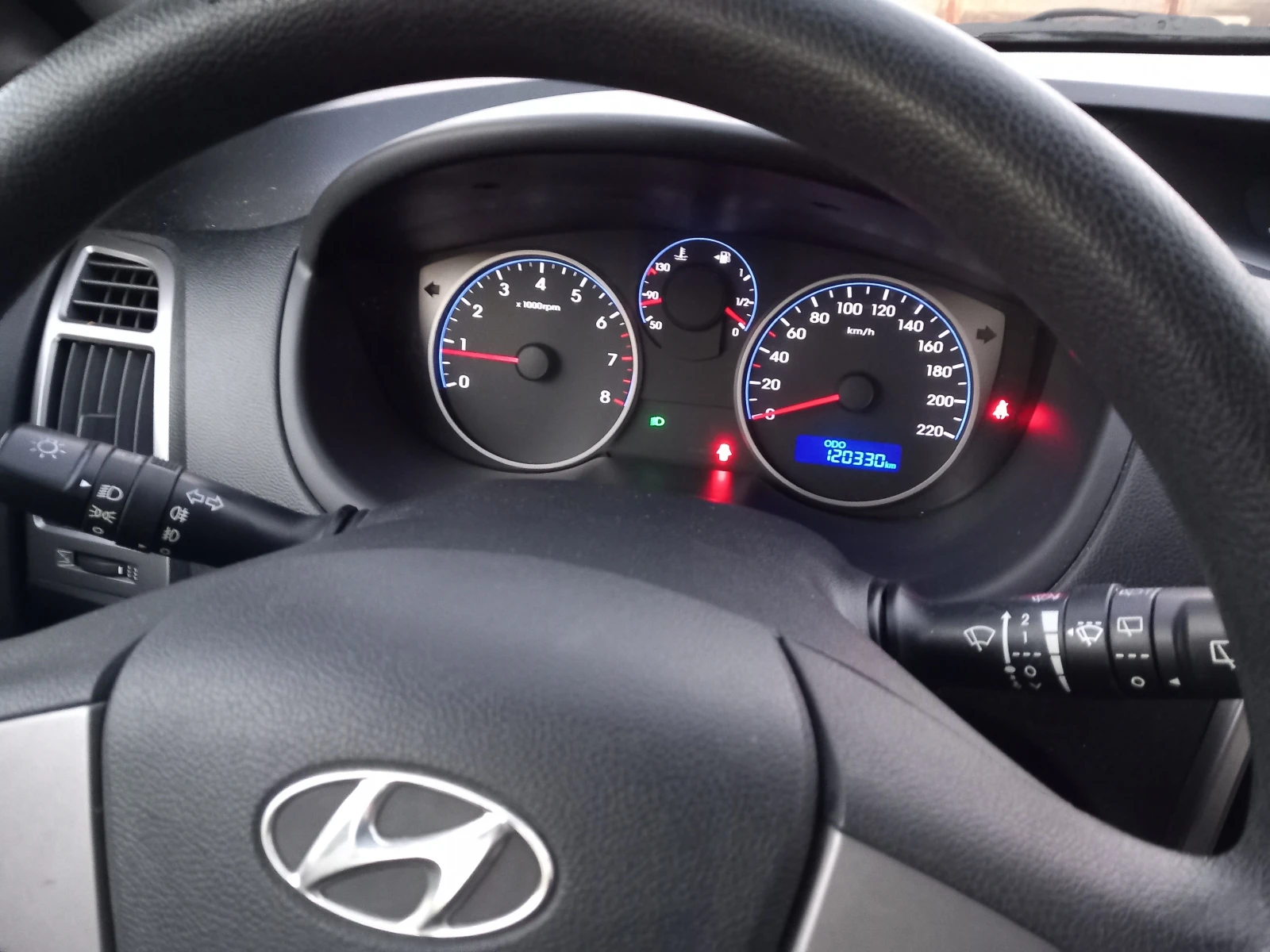 Hyundai I20 13i 85�� �������� | Mobile.bg � ����������� 13