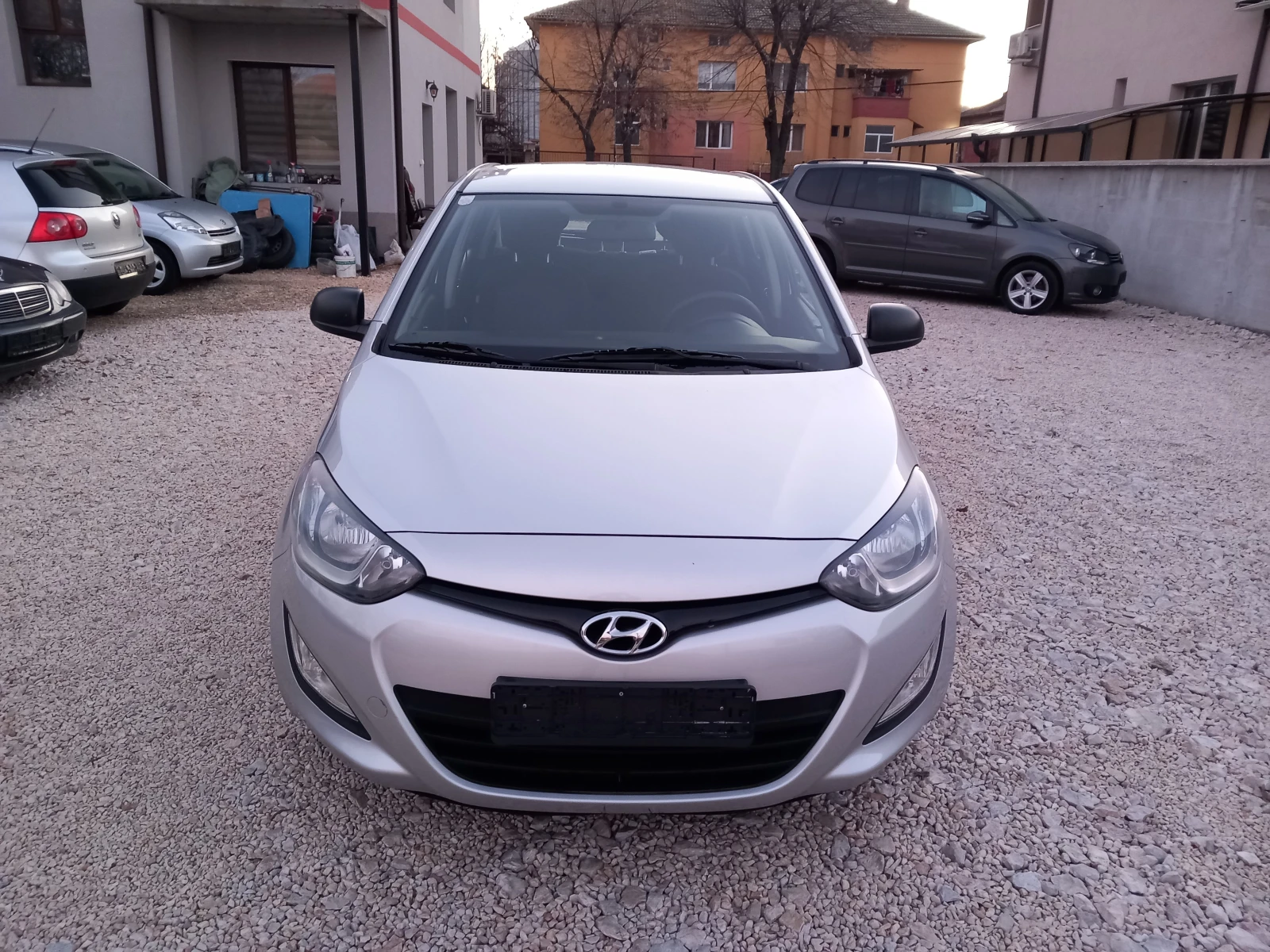 Hyundai I20 13i 85кс климатик - изображение 8