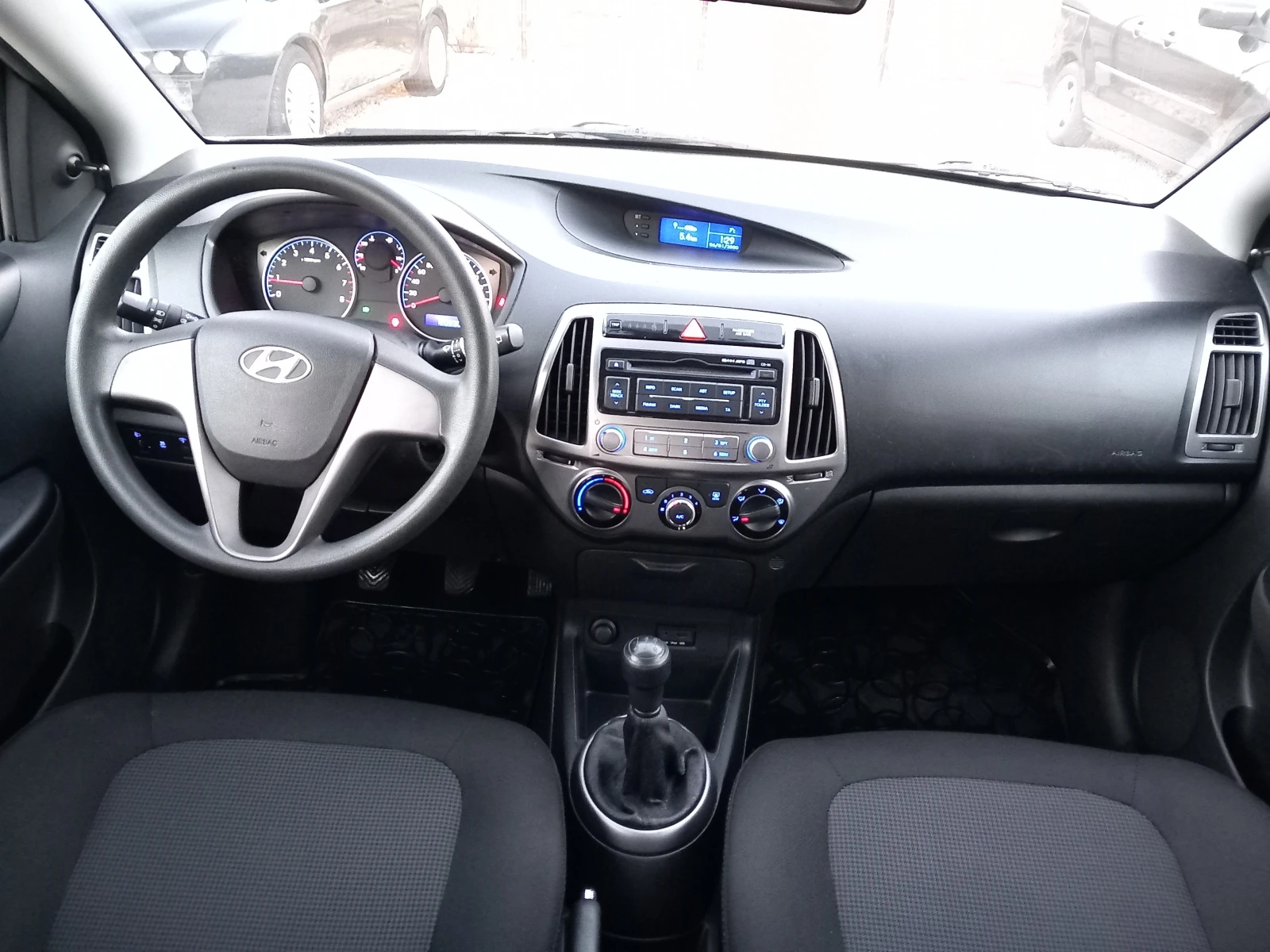 Hyundai I20 13i 85кс климатик - изображение 9