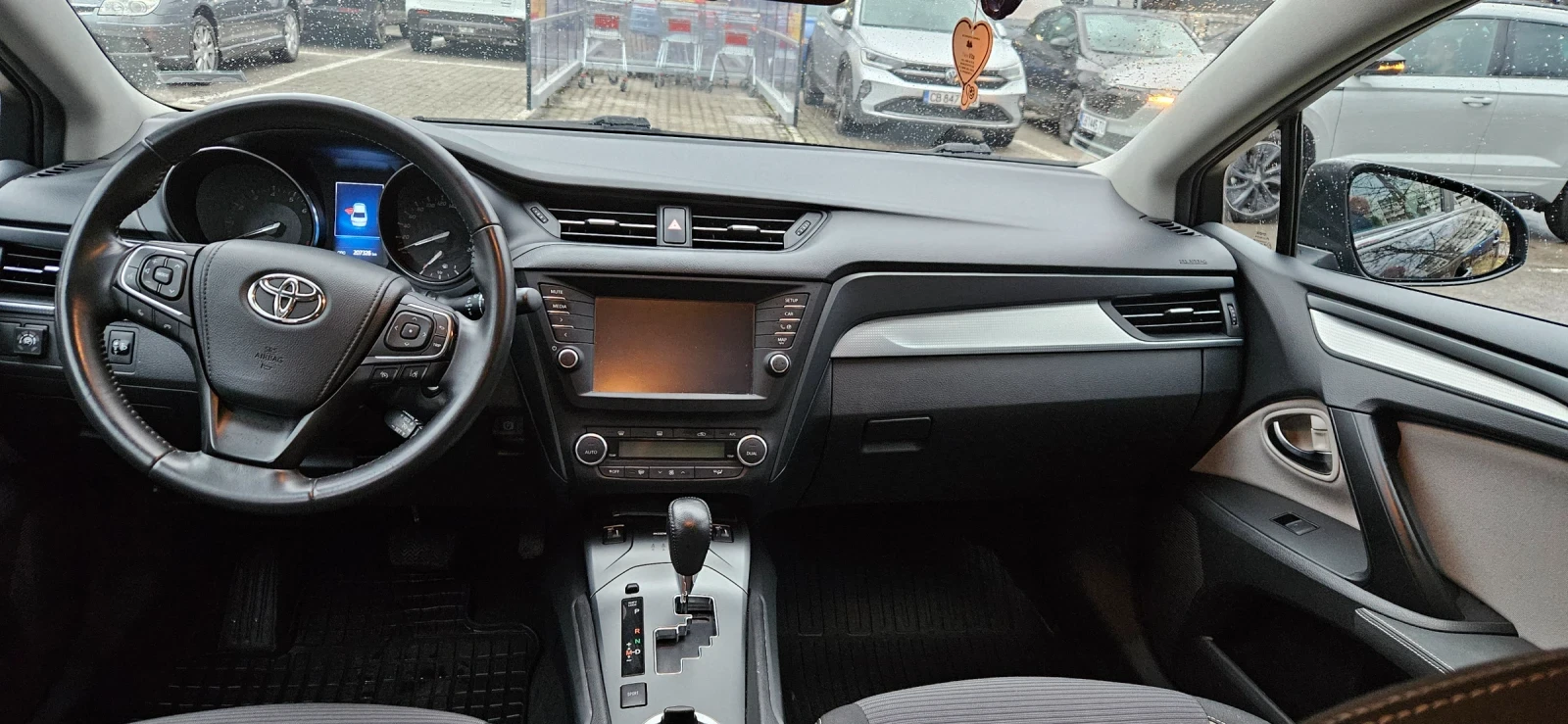 Toyota Avensis  - изображение 6