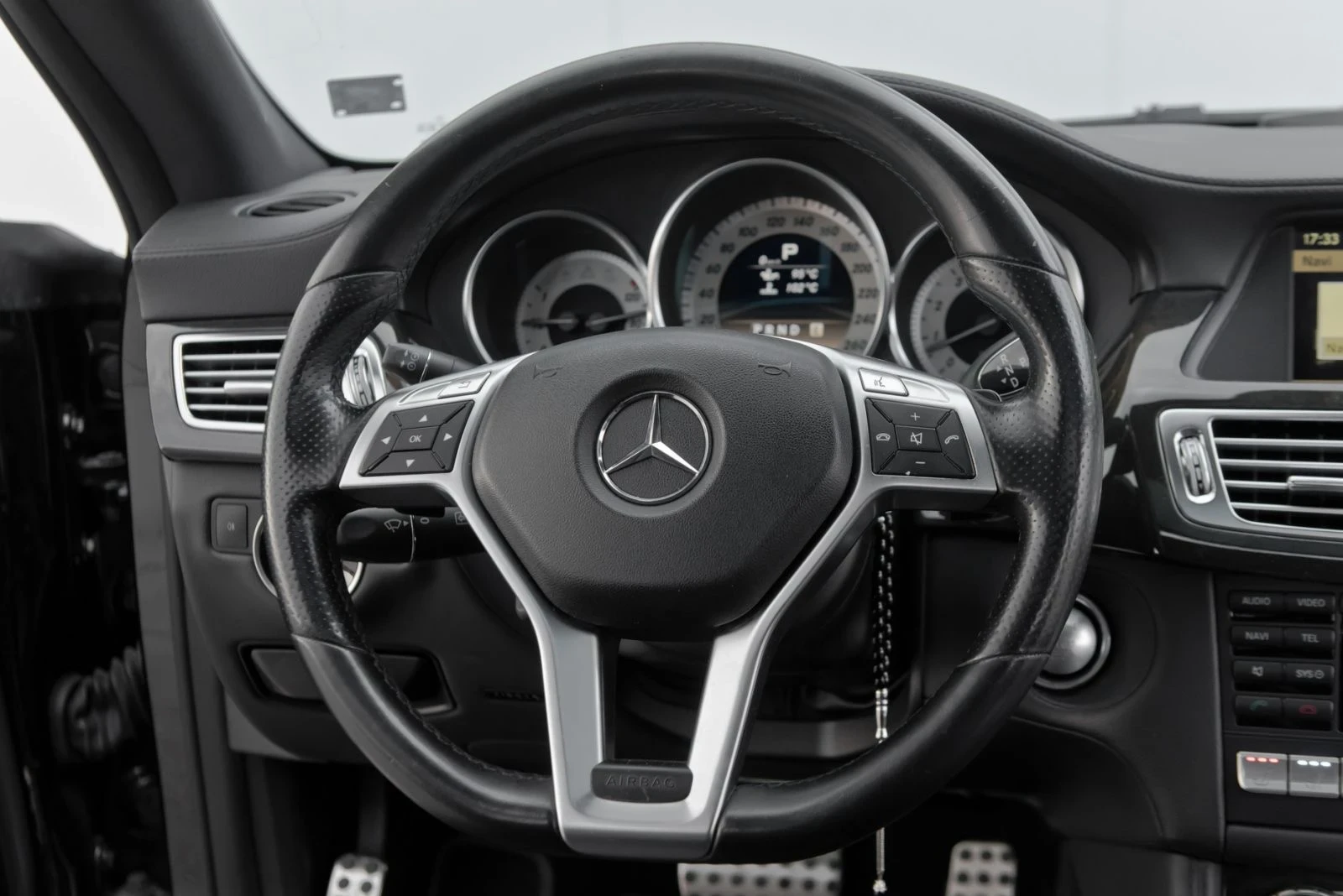 Mercedes-Benz CLS 500, снимка 11 - Автомобили и джипове - 53978876