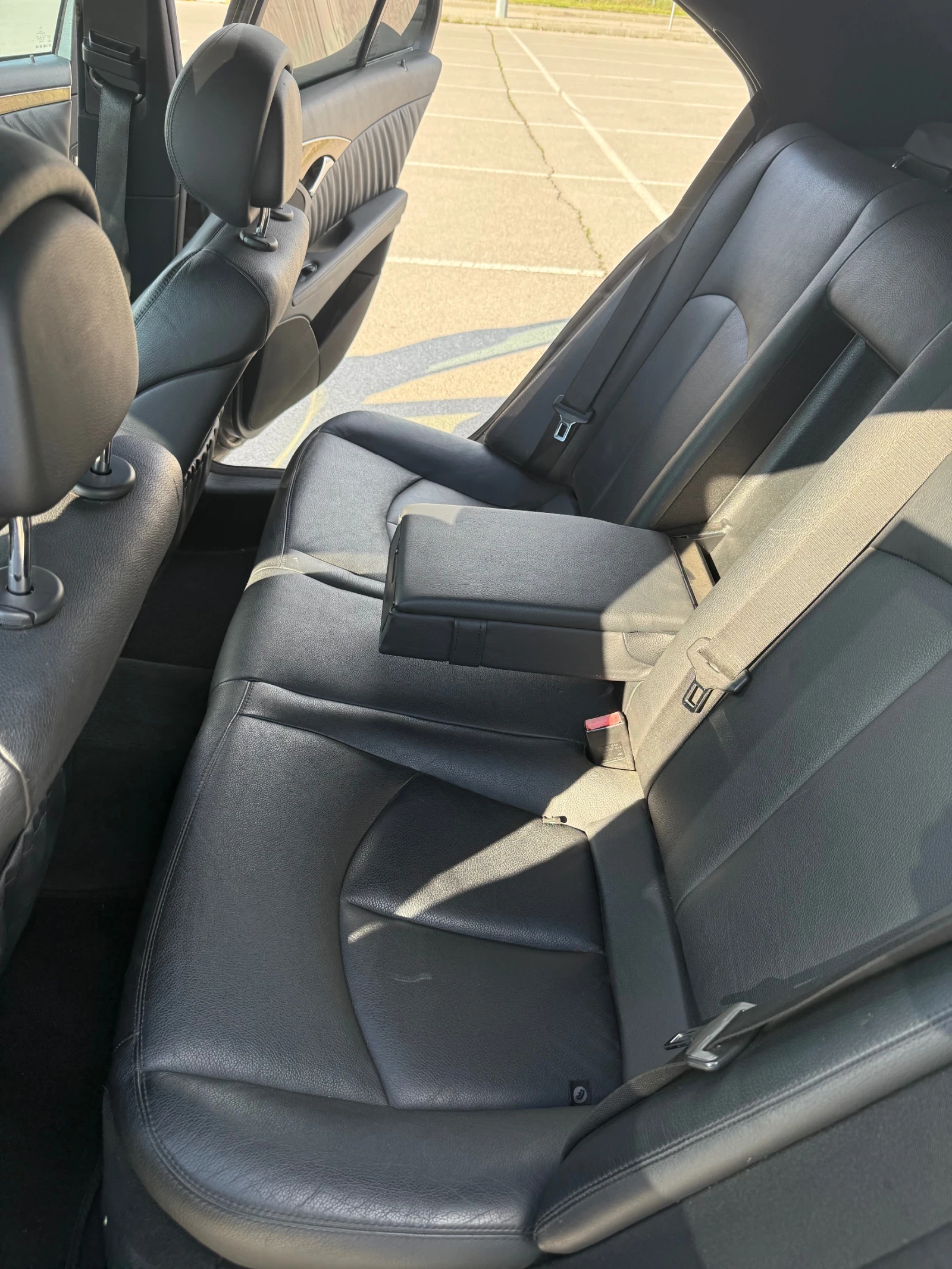 Mercedes-Benz E 220, снимка 11 - Автомобили и джипове - 54240608