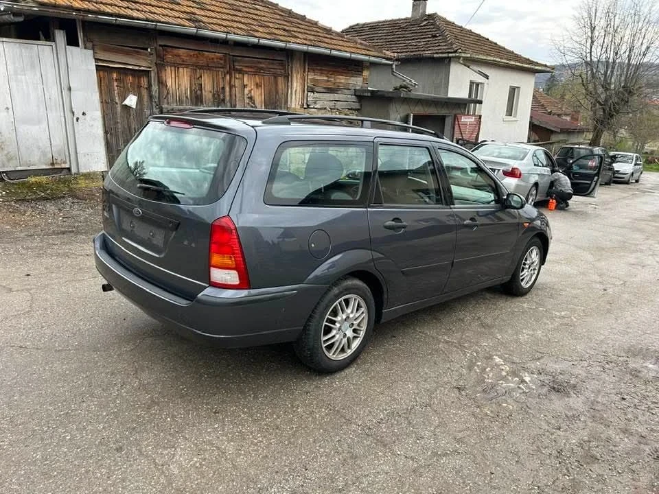 Ford Focus 1.6i, снимка 4 - Автомобили и джипове - 54243920