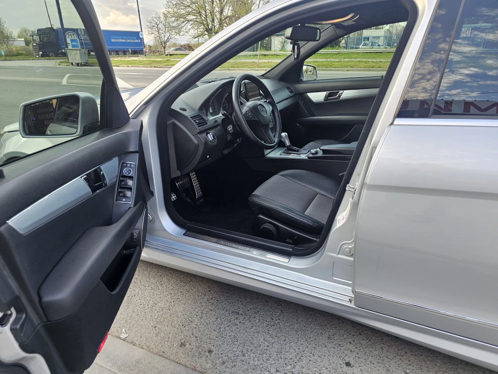 Mercedes-Benz C 220 2.2 AMG optic/OM646, снимка 14 - Автомобили и джипове - 54263205