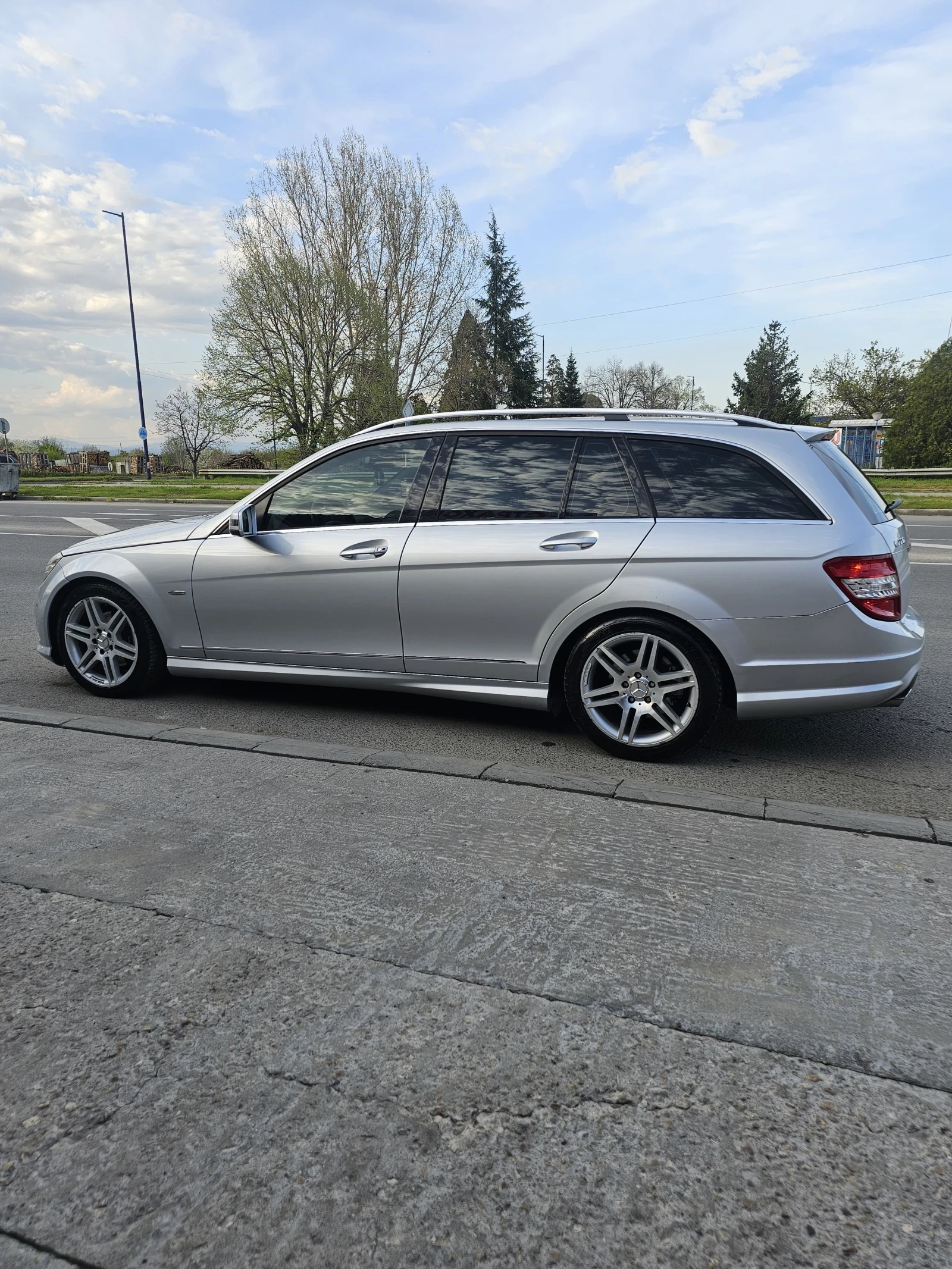 Mercedes-Benz C 220 2.2 AMG optic/OM646, снимка 2 - Автомобили и джипове - 54263205