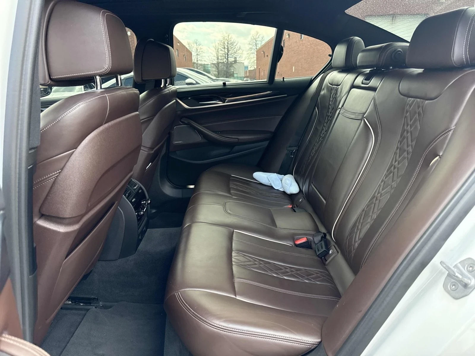 BMW 540 M-pkg | Harman Kardon | HUD | Масаж | Nappa | Dist, снимка 14 - Автомобили и джипове - 54488572