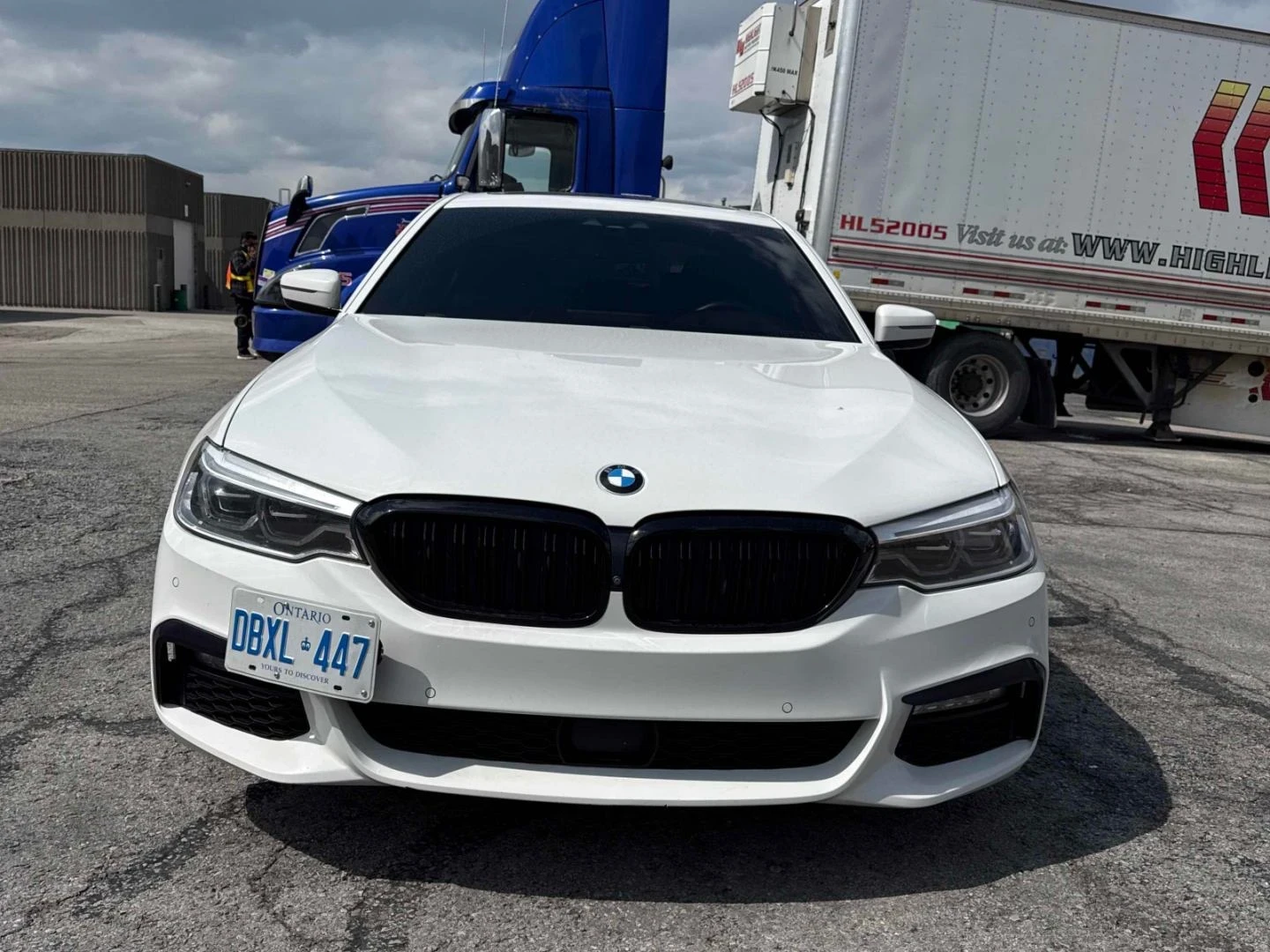 BMW 540 M-pkg | Harman Kardon | HUD | Масаж | Nappa | Dist, снимка 2 - Автомобили и джипове - 54488572