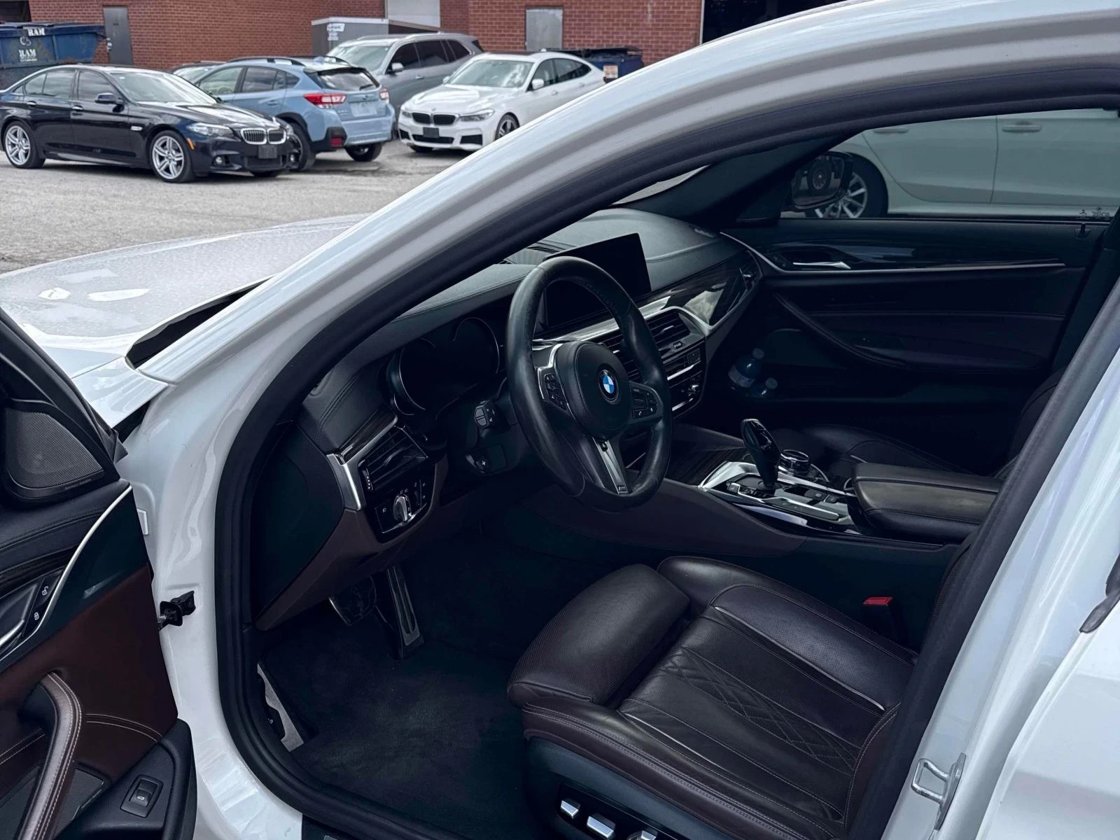BMW 540 M-pkg | Harman Kardon | HUD | Масаж | Nappa | Dist, снимка 7 - Автомобили и джипове - 54488572