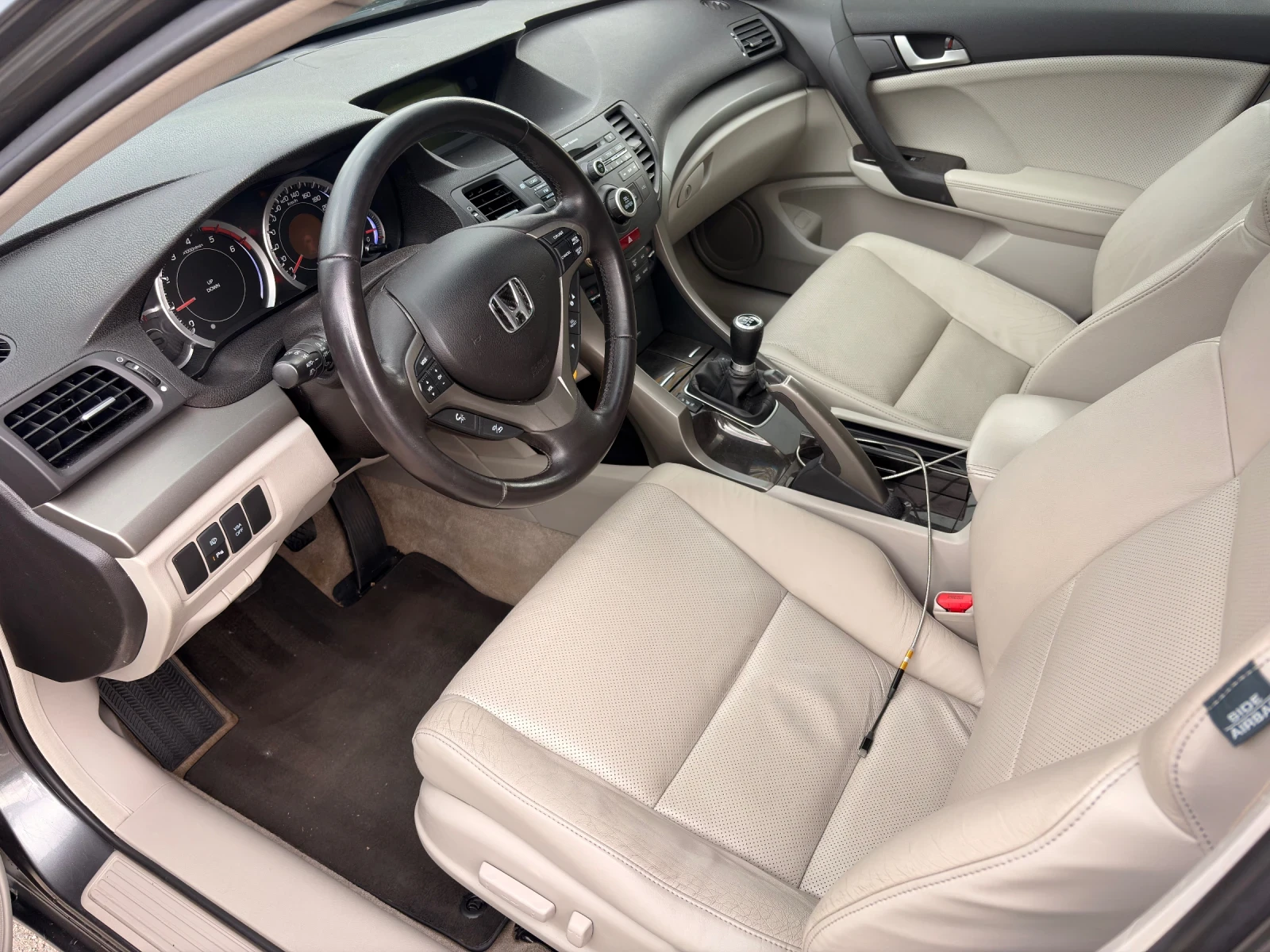 Honda Accord Executive 2.2 i-DTEC , снимка 12 - Автомобили и джипове - 54773922