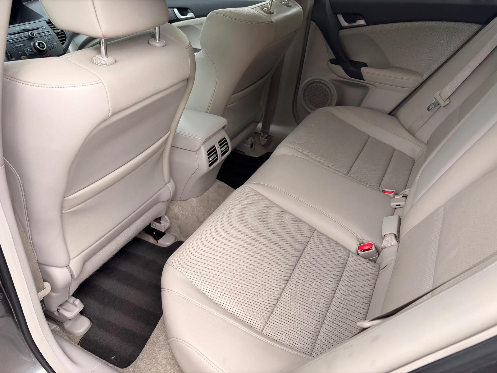 Honda Accord Executive 2.2 i-DTEC , снимка 10 - Автомобили и джипове - 54773922