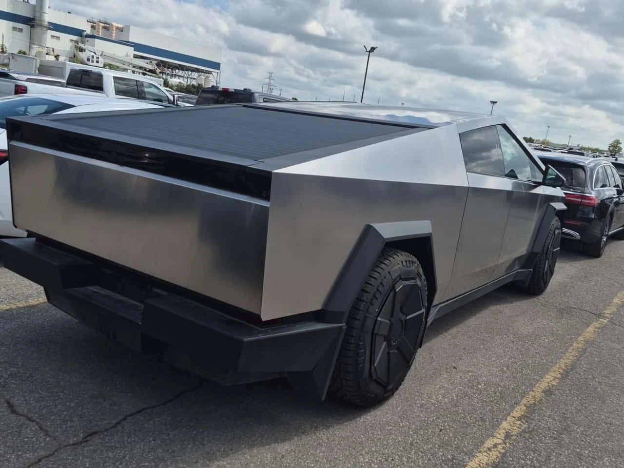 Tesla Cybertruck 309KM| FULL| , снимка 3 - Автомобили и джипове - 54868978