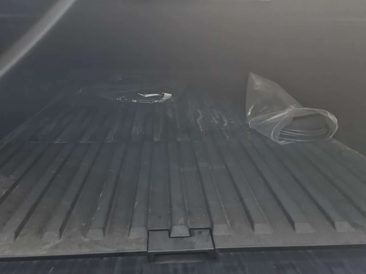 Tesla Cybertruck 309KM| FULL| , снимка 13 - Автомобили и джипове - 54868978