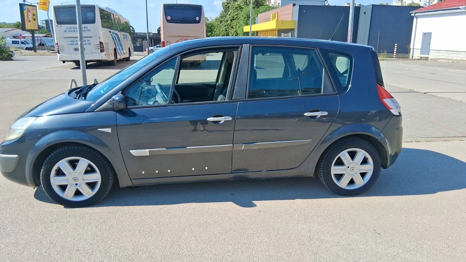 Renault Scenic, снимка 4 - Автомобили и джипове - 54991367