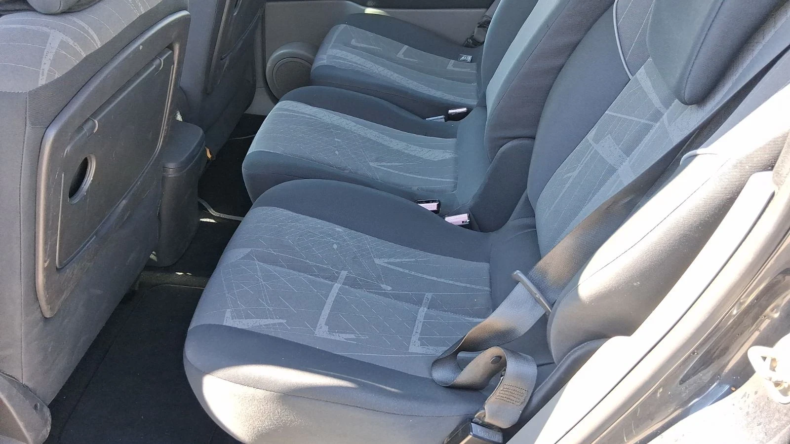 Renault Scenic, снимка 8 - Автомобили и джипове - 54991367