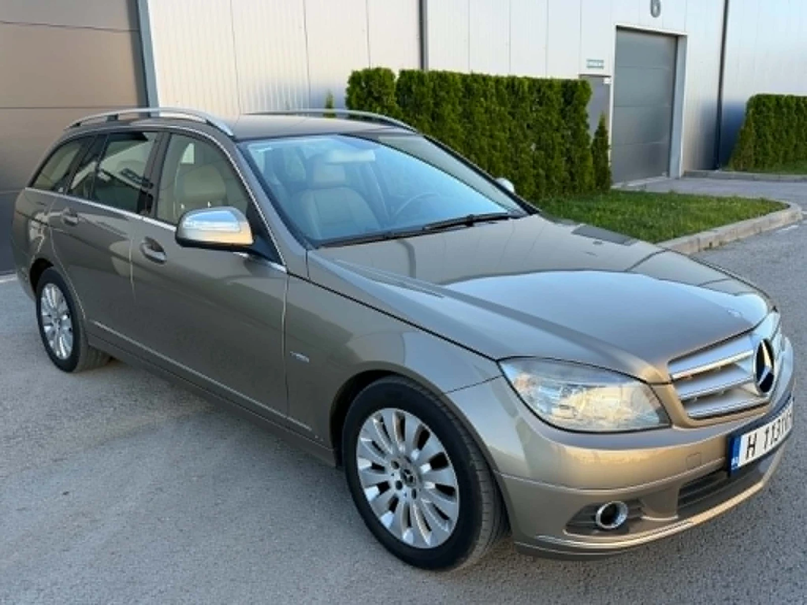 Mercedes-Benz 220, снимка 2 - Автомобили и джипове - 55069113