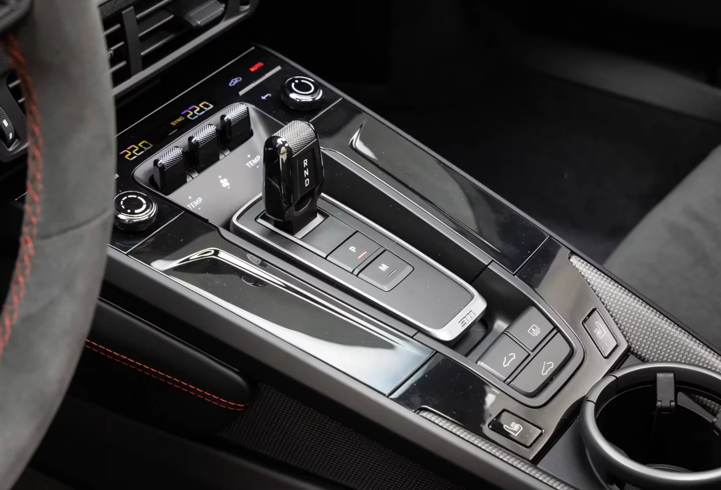 Porsche 911 4* GTS* PDC* 360CAM* MEMORY* KEYLESS* DISTR* , снимка 13 - Автомобили и джипове - 55100209