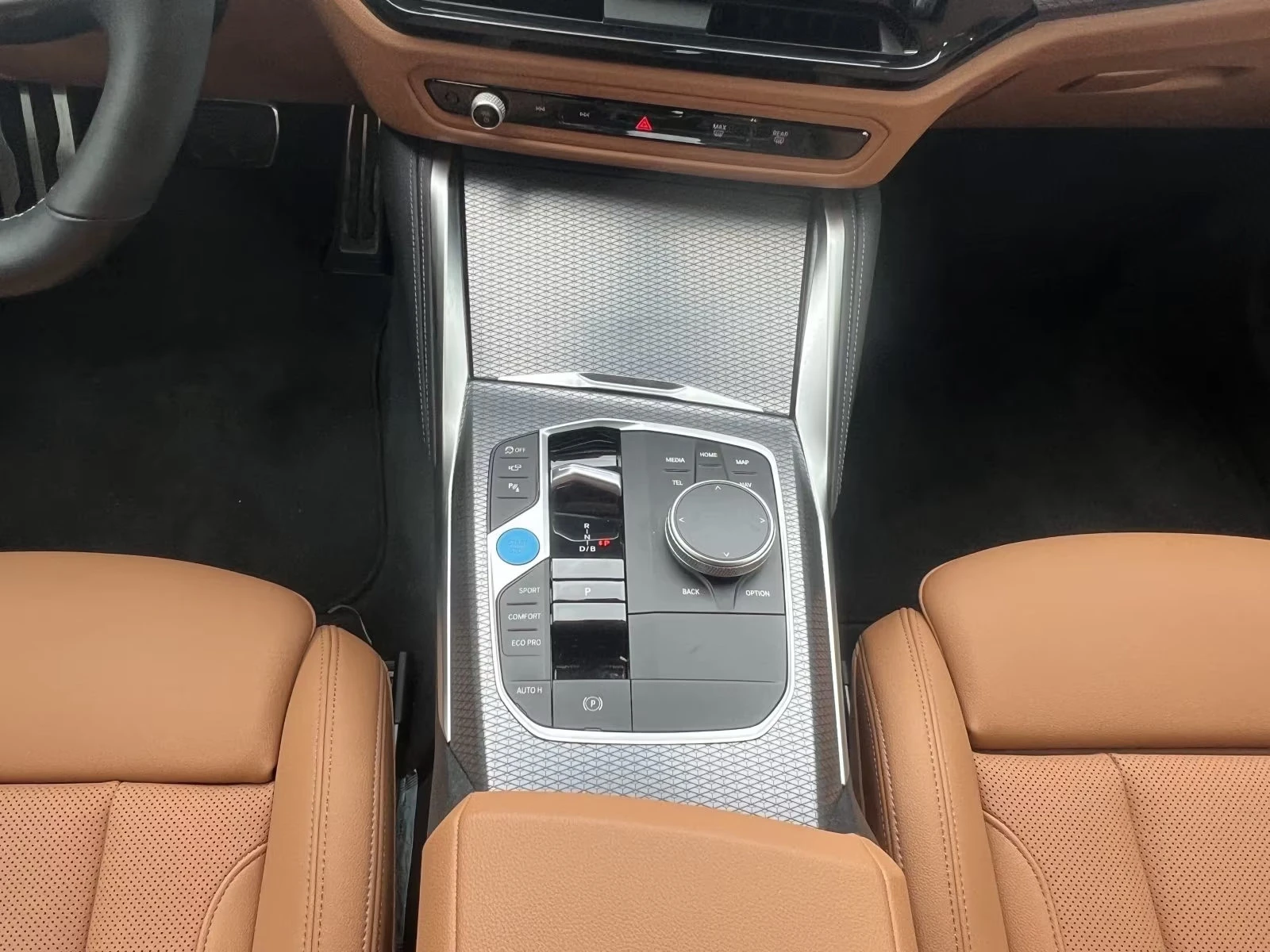 BMW i4 M60/601HP/xDRIVE/SPORT/PRO/360/BLACK/ACC/538z, снимка 12 - Автомобили и джипове - 55146668