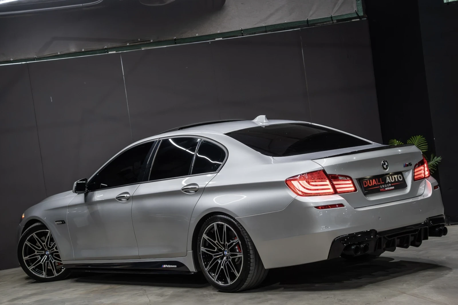 BMW 530 /M-PERFORMANCE/ HEAD UP/ NIGHT VISION/ 3xTV/ LED/ , снимка 6 - Автомобили и джипове - 55255067