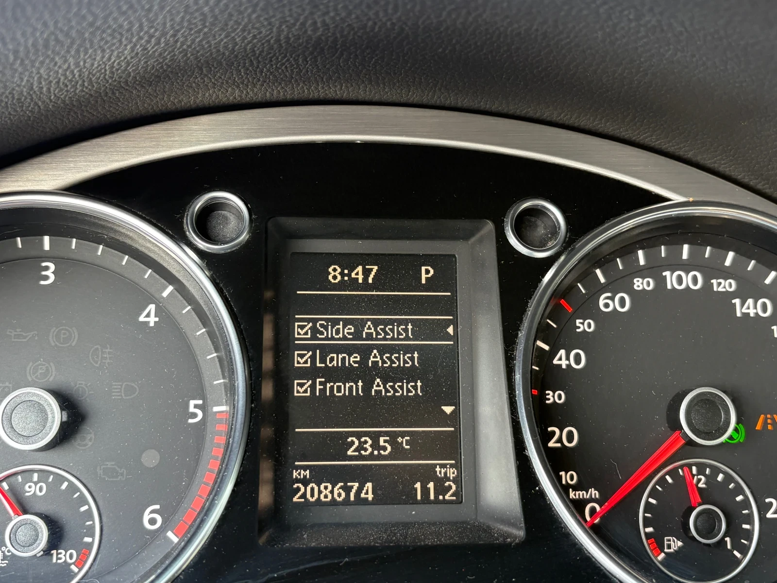 VW Passat 2.0TDi Highline, снимка 15 - Автомобили и джипове - 55883500