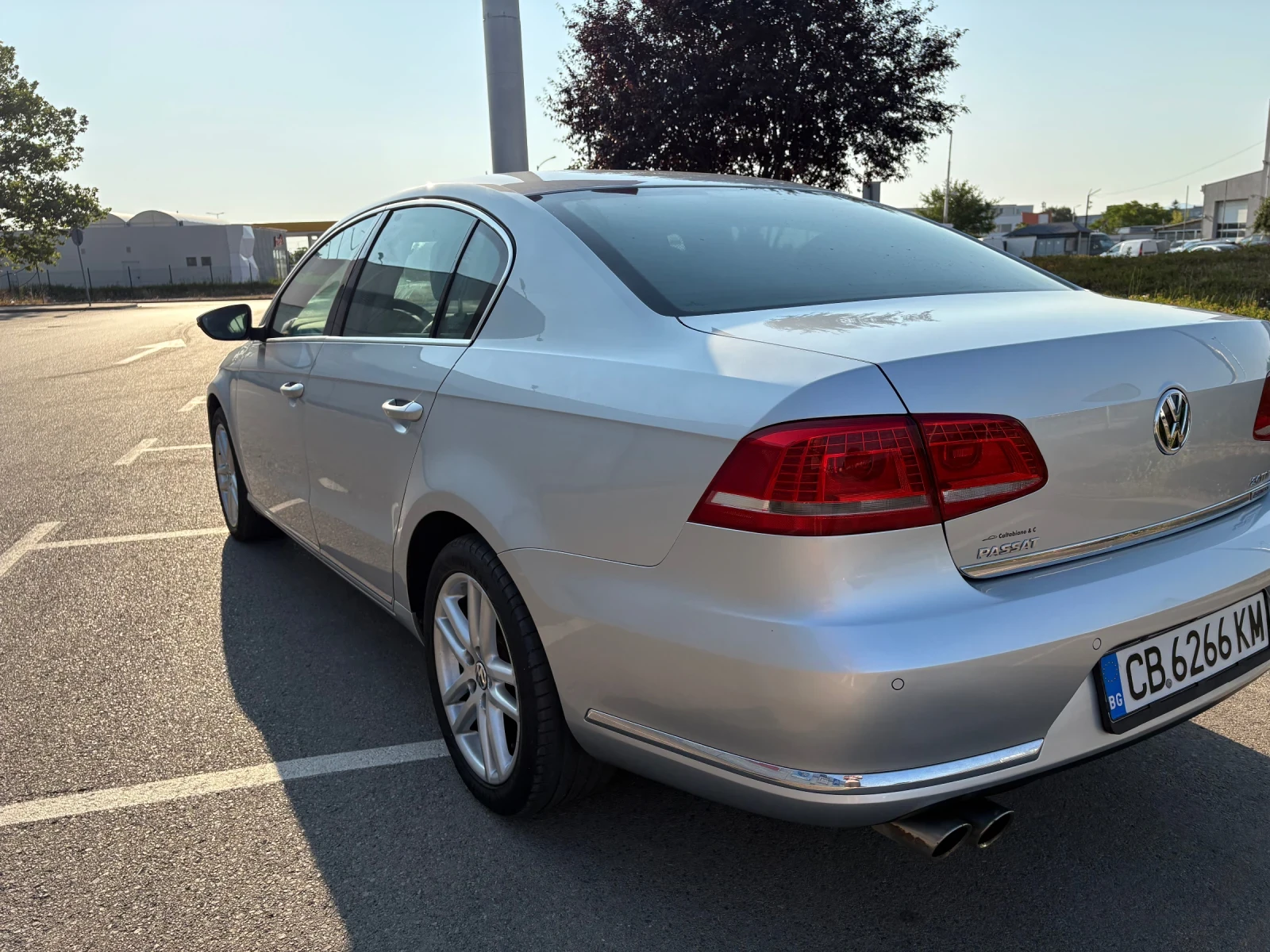 VW Passat 2.0TDi Highline, снимка 9 - Автомобили и джипове - 55883500