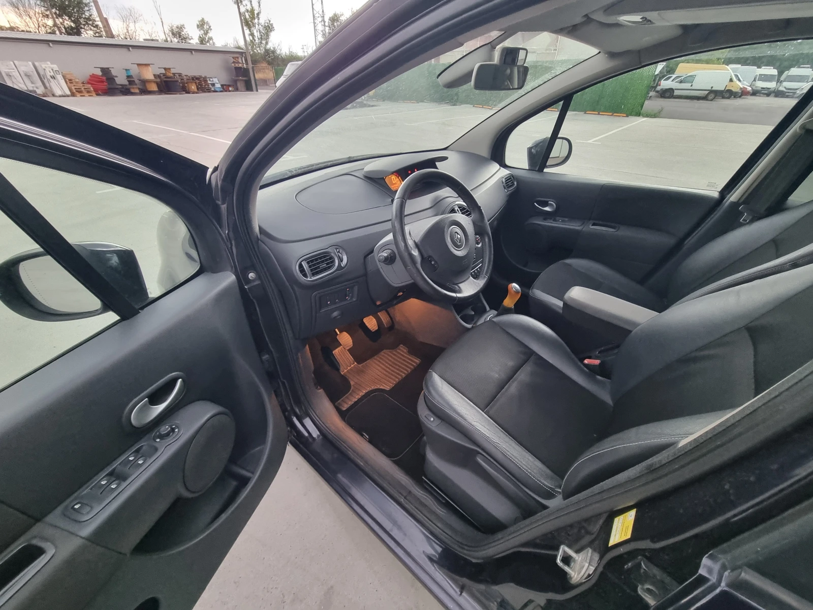 Renault Clio 1.2 16v 75 �.�. ���������� * �����������* �������� | Mobile.bg � ����������� 12
