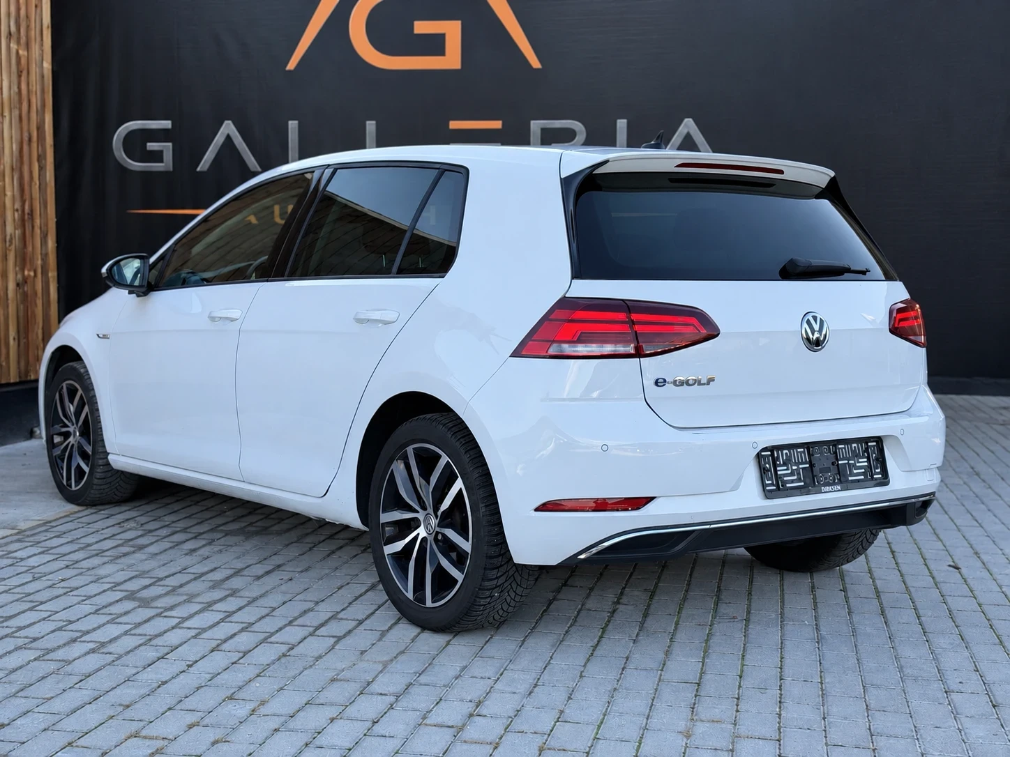 VW Golf E-Golf 36KWh 75000km, снимка 6 - Автомобили и джипове - 56646870