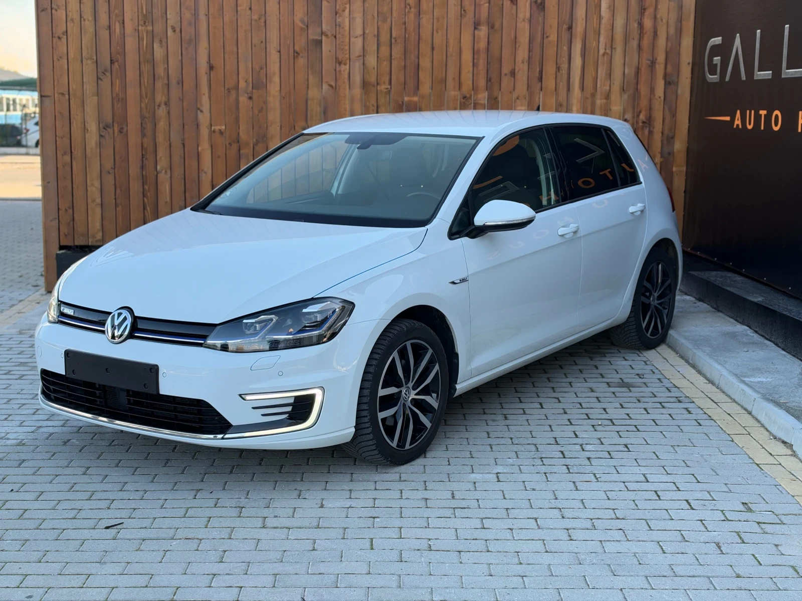 VW Golf E-Golf 36KWh 75000km, снимка 3 - Автомобили и джипове - 56646870