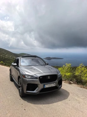     Jaguar F-PACE SVR 551.