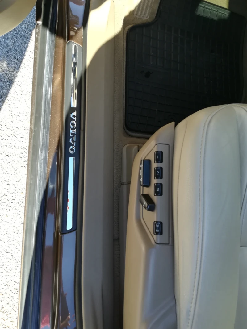 Volvo Xc90 D5 AWD, снимка 8 - Автомобили и джипове - 52901925