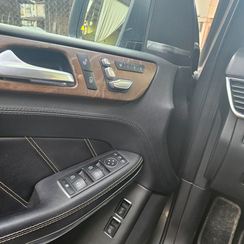 Mercedes-Benz GLS 63 AMG 585 cc 132000км РЕАЛНИ, снимка 8 - Автомобили и джипове - 53100468