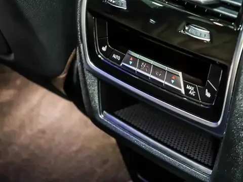 BMW X5 40 XDRIVE / M SPORT / SWAROVSKI / HUD / PANO , снимка 12 - Автомобили и джипове - 55995628