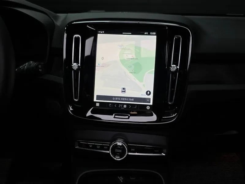 Volvo XC40, снимка 13 - Автомобили и джипове - 56533678