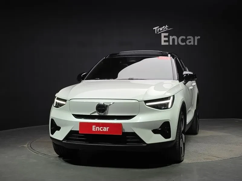 Volvo XC40, снимка 2 - Автомобили и джипове - 56533678