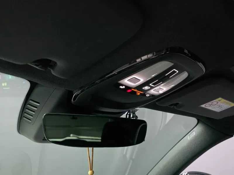Volvo XC40, снимка 16 - Автомобили и джипове - 56533678