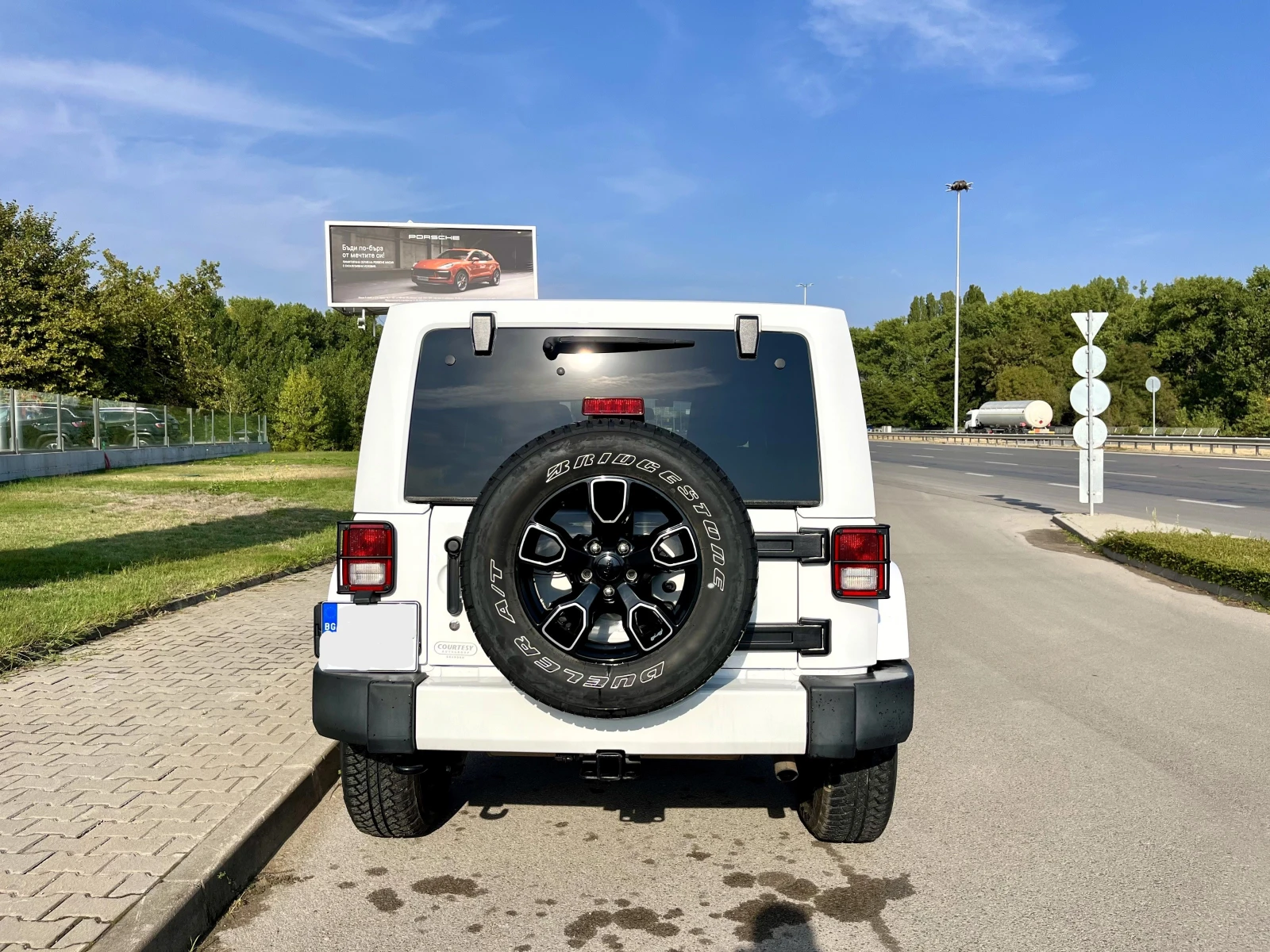 Jeep Wrangler SAHARA - изображение 6