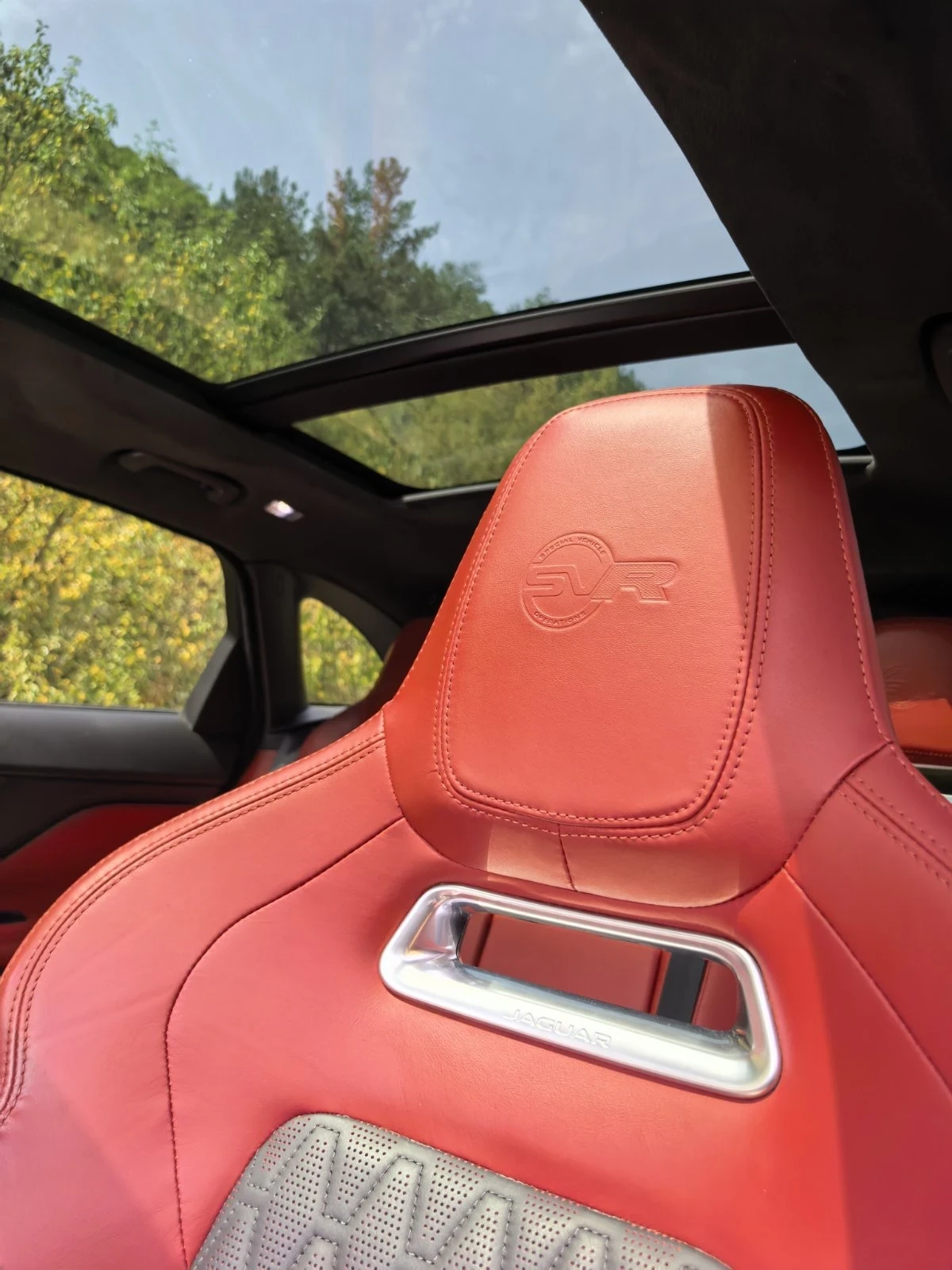 Jaguar F-PACE SVR 551К.С - изображение 9