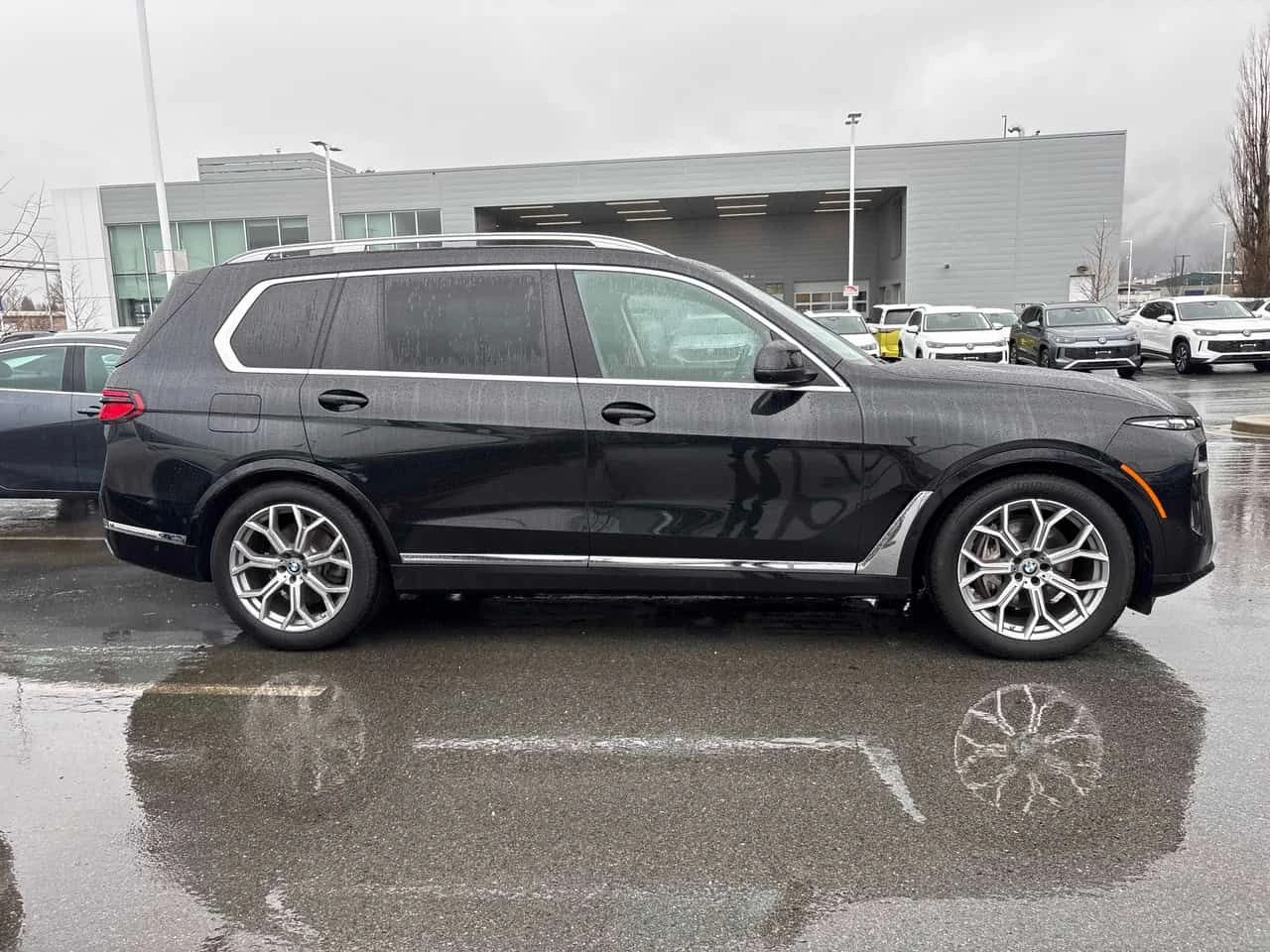 BMW X7 * xDrive40i * ДИСТРОНИК * 360 * МАСАЖИ * ПОДГРЕВИ, снимка 3 - Автомобили и джипове - 53879685