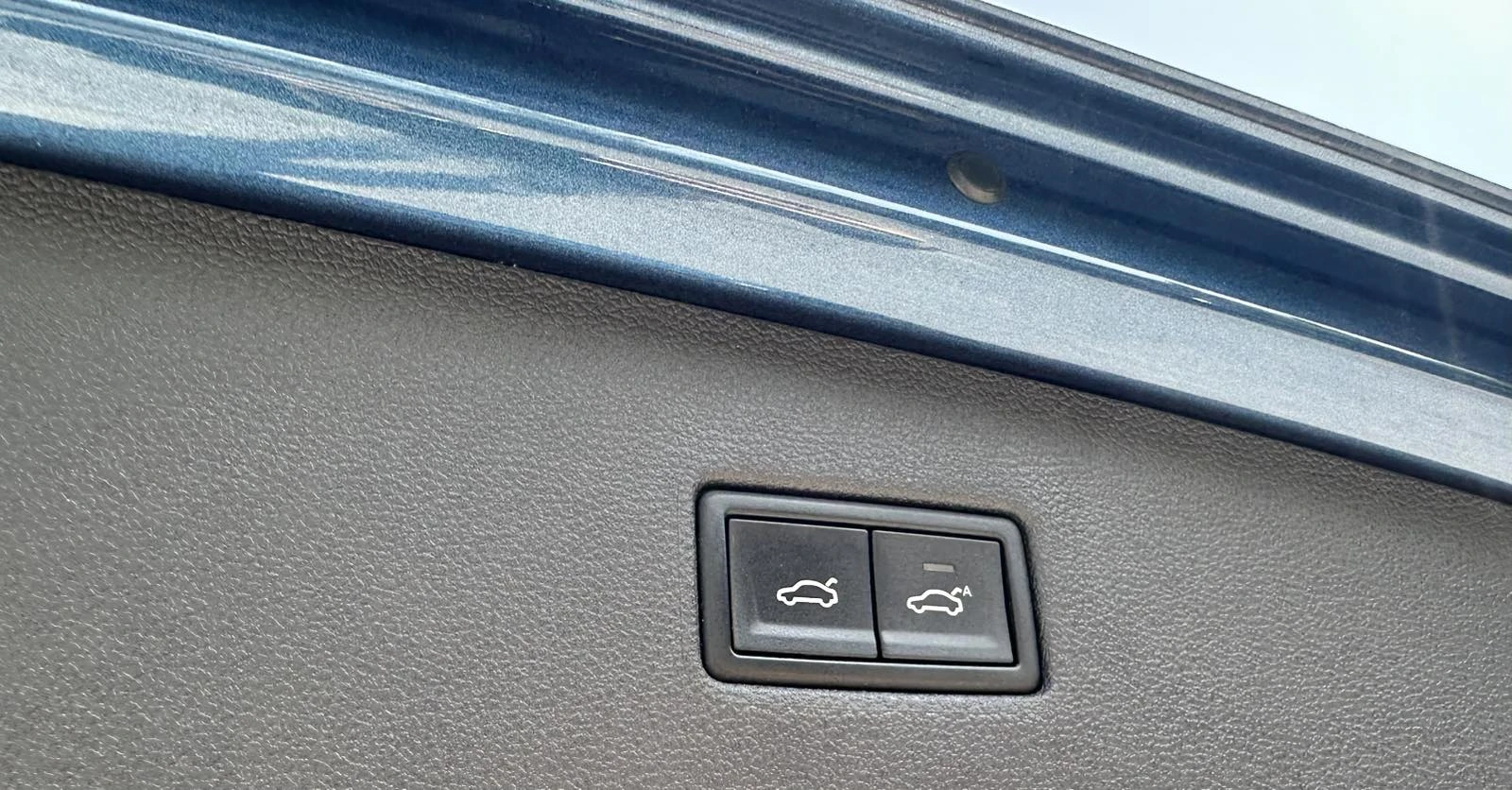 VW Tiguan PANO /CAMERA /, снимка 17 - Автомобили и джипове - 54356377