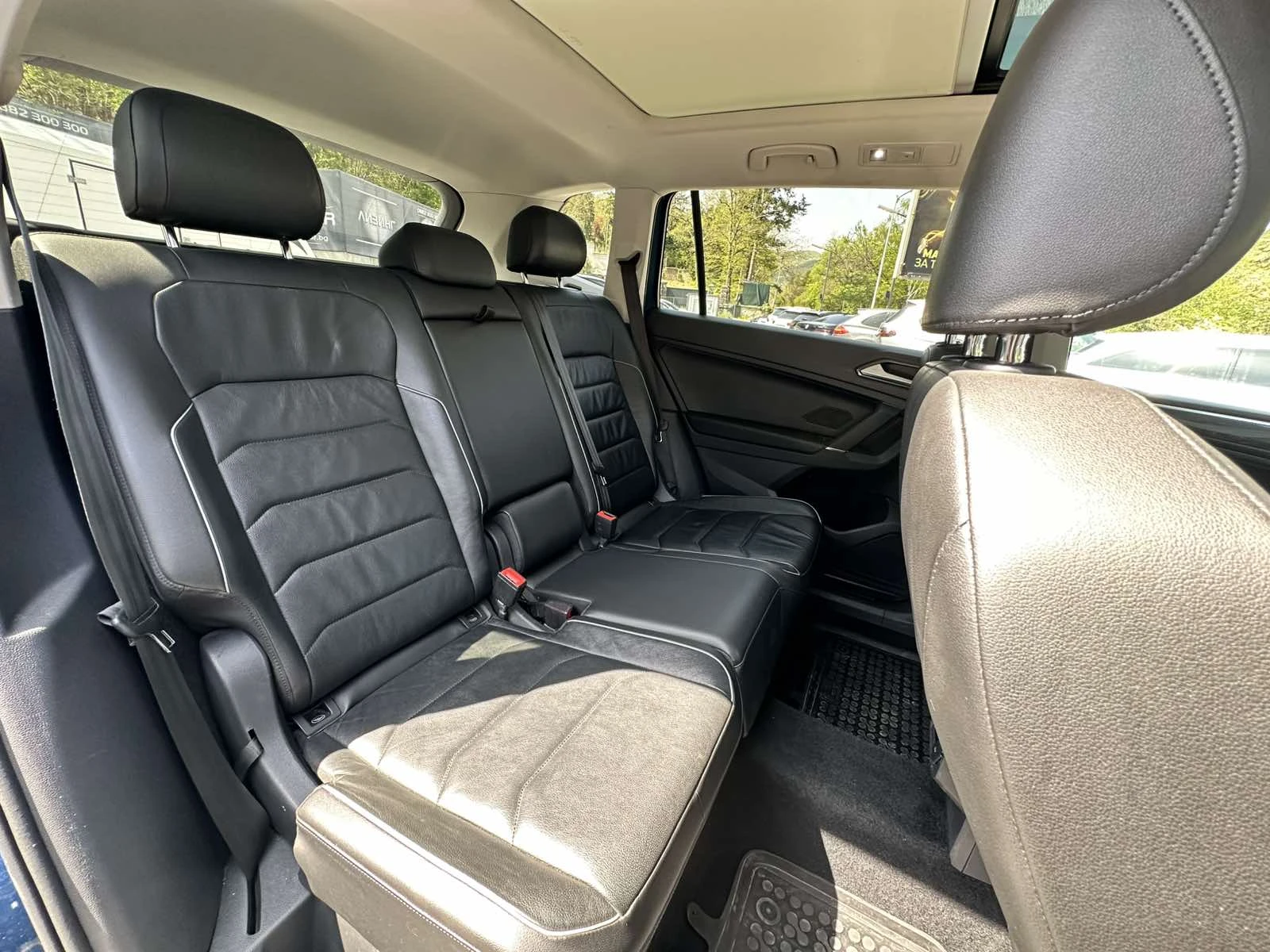 VW Tiguan PANO /CAMERA /, снимка 15 - Автомобили и джипове - 54356377