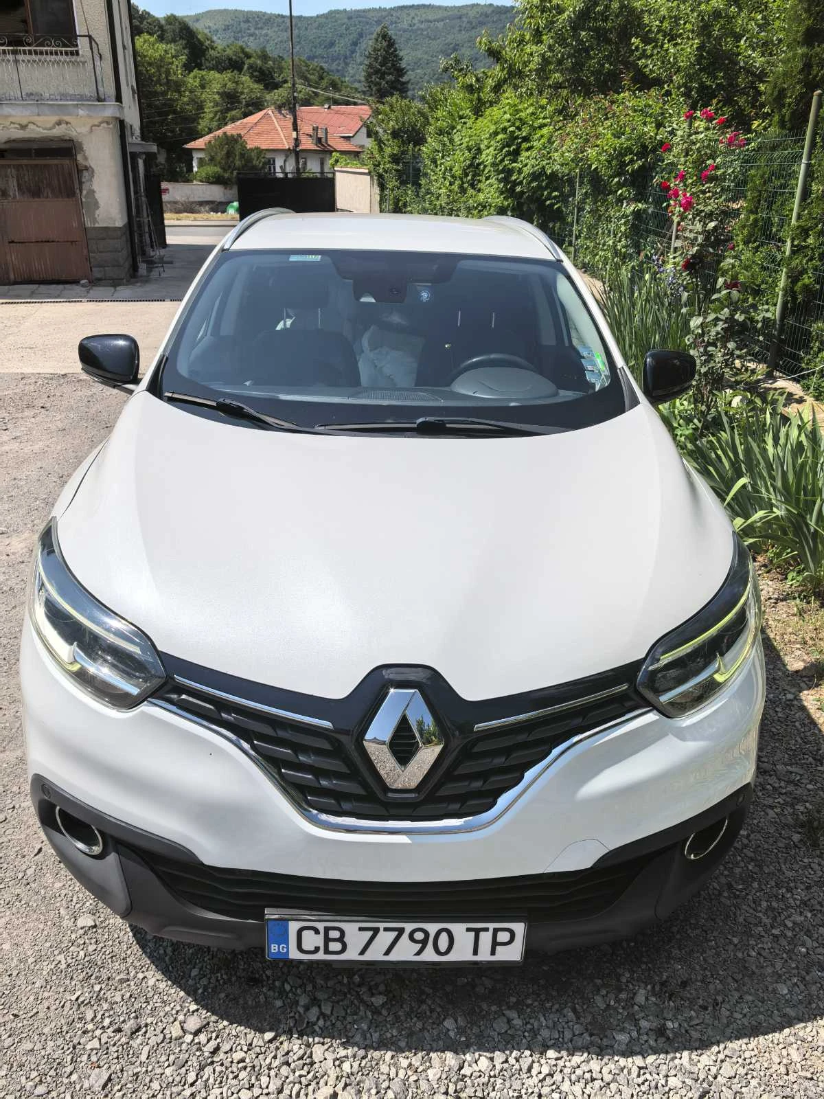 Renault Kadjar, снимка 3 - Автомобили и джипове - 54402672