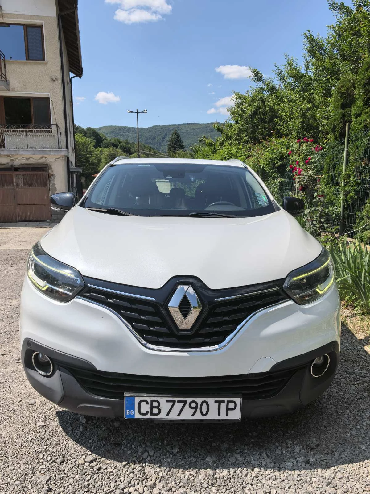 Renault Kadjar, снимка 2 - Автомобили и джипове - 54402672