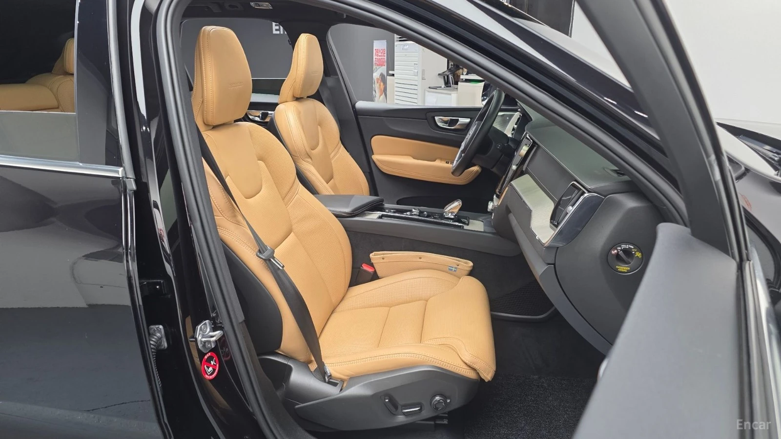 Volvo XC60 * ПАНО* KEYLESS* Camera* ПОДГРЕВ* , снимка 12 - Автомобили и джипове - 55573151