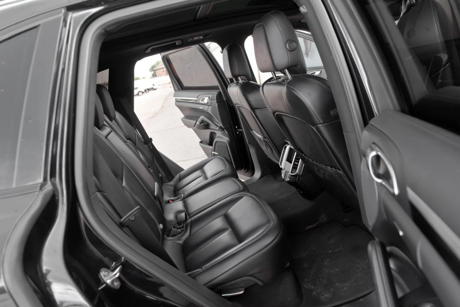 Porsche Cayenne S* 4.2TDI* FACE* LED MATRIX* PANO* CAMERA* ПОДГРЕВ, снимка 13 - Автомобили и джипове - 56165941