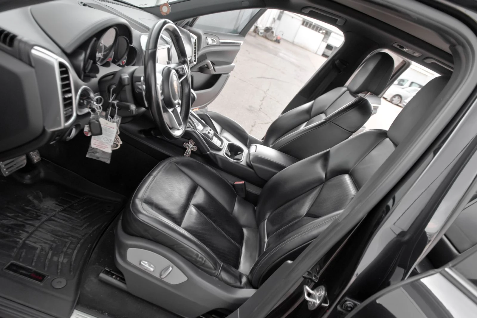 Porsche Cayenne S* 4.2TDI* FACE* LED MATRIX* PANO* CAMERA* ПОДГРЕВ, снимка 10 - Автомобили и джипове - 56165941