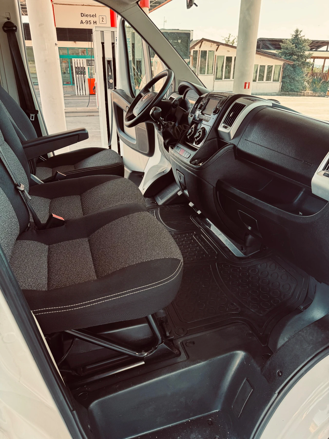 Fiat Ducato 2.3 EcoJet 150 пътнически, снимка 10 - Бусове и автобуси - 55468809