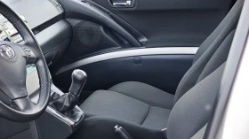 Toyota Corolla verso 2.2 D-4D, снимка 11