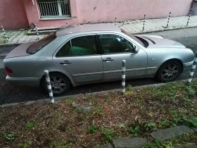Mercedes-Benz E 230, снимка 4