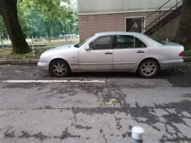 Mercedes-Benz E 230, снимка 3