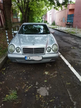 Mercedes-Benz E 230, снимка 1